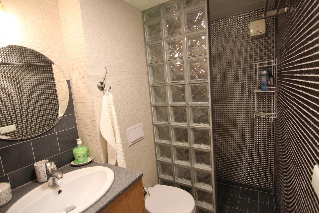 Solheimar Studio Apartment Ísafjörður Rum bild