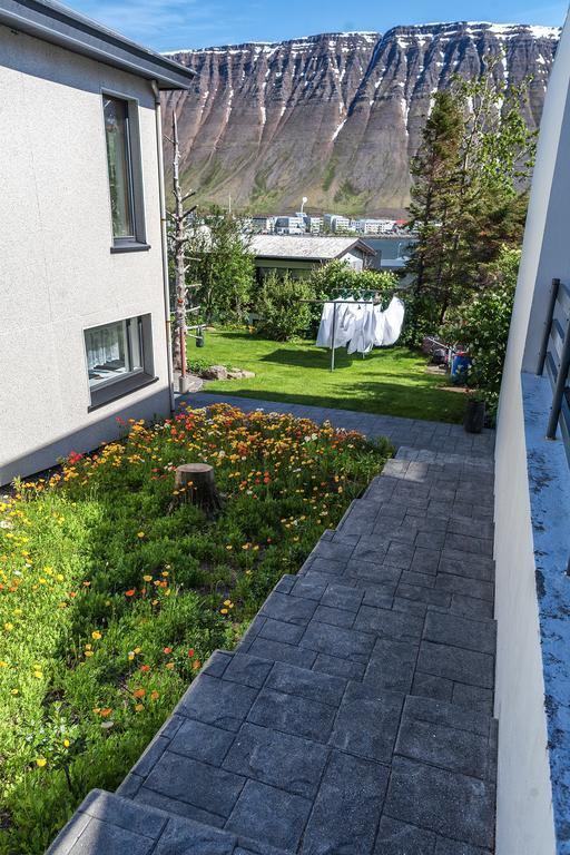 Solheimar Studio Apartment Ísafjörður Exteriör bild