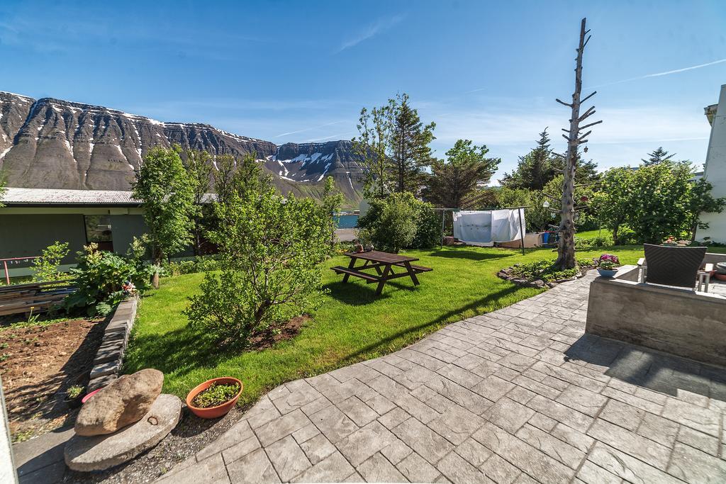 Solheimar Studio Apartment Ísafjörður Exteriör bild